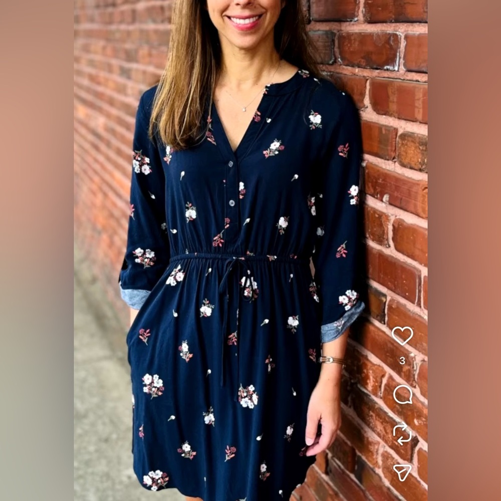 Classic Feminine Floral‎ Mini Dress Tie Waist Button Front Rollover Sleeves Navy